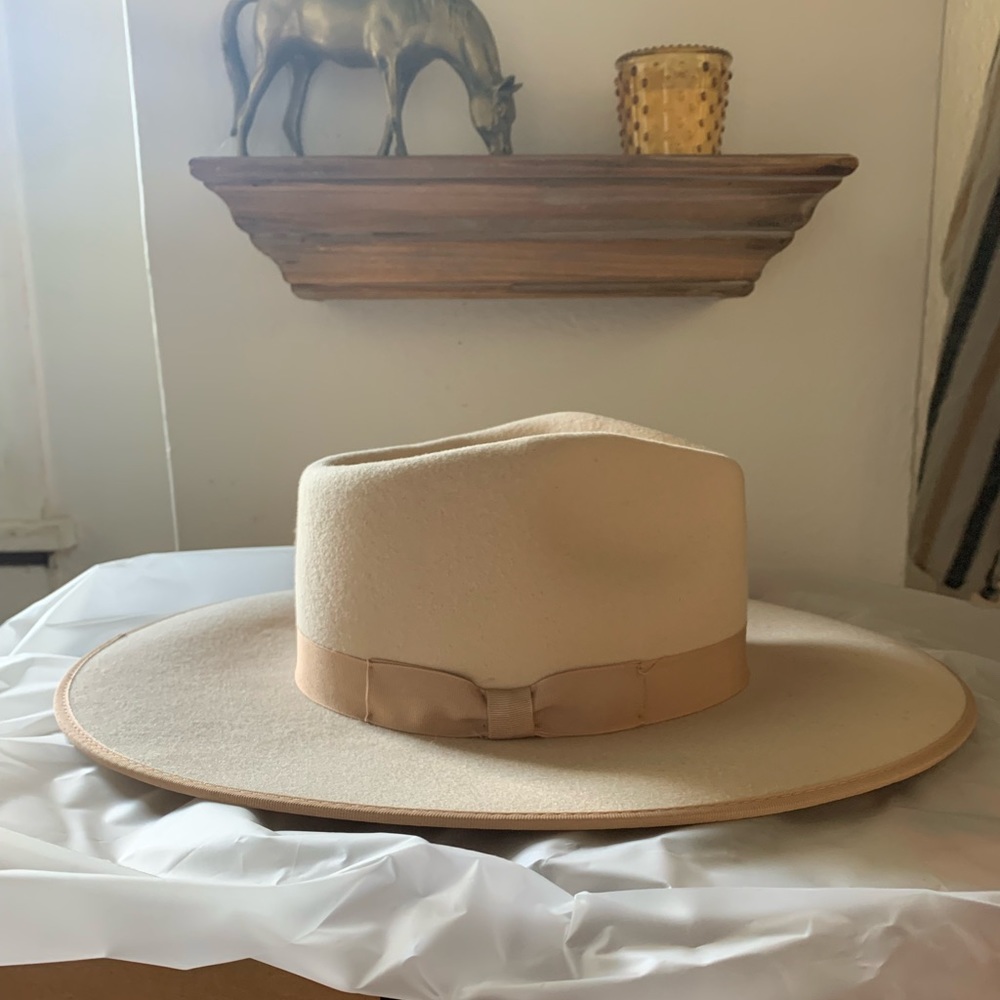 M- Lack of Color- Ivory Rancher